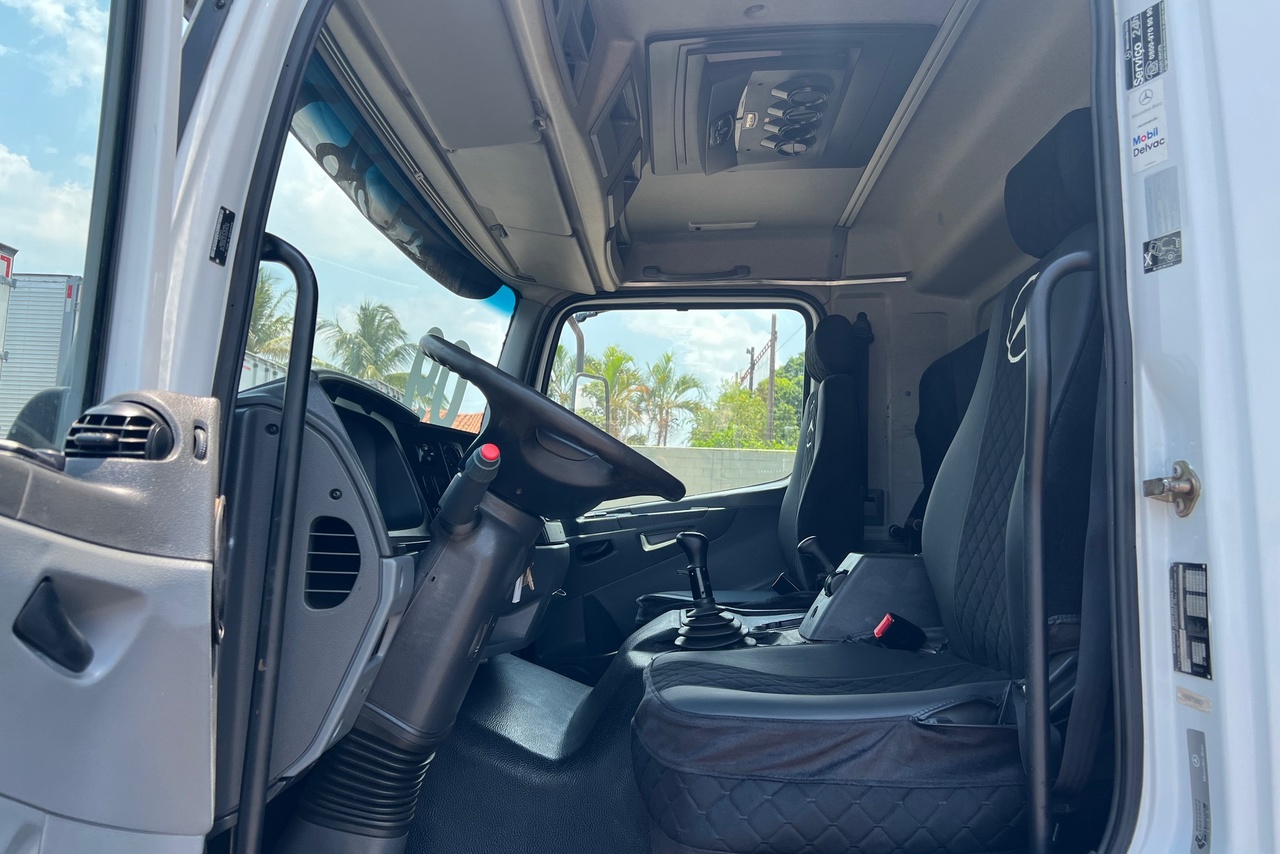 Mercedes Benz Atego 2425 - 09/09 7