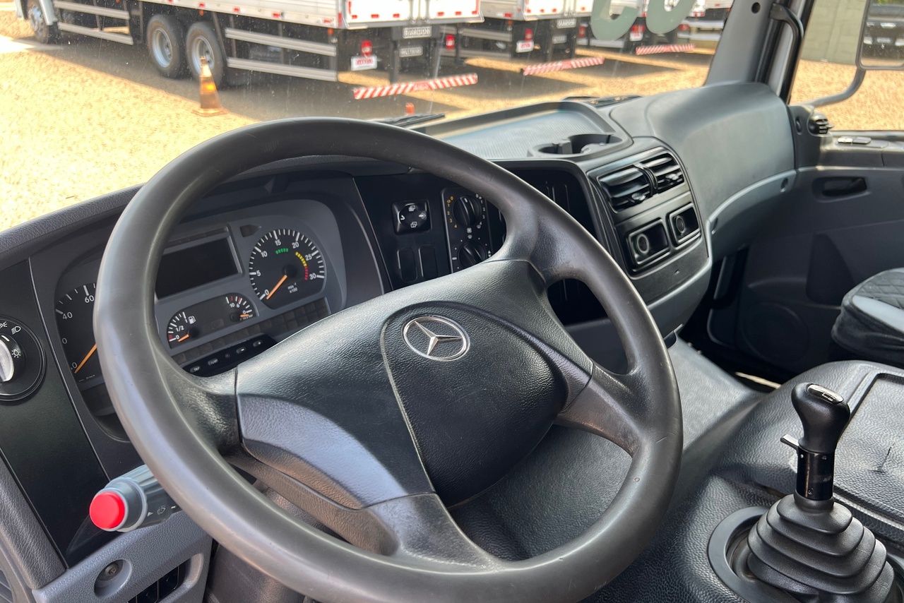 Mercedes Benz Atego 2425 - 09/09 8