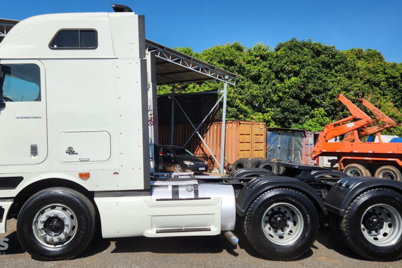 International 9800i - 11/12 6