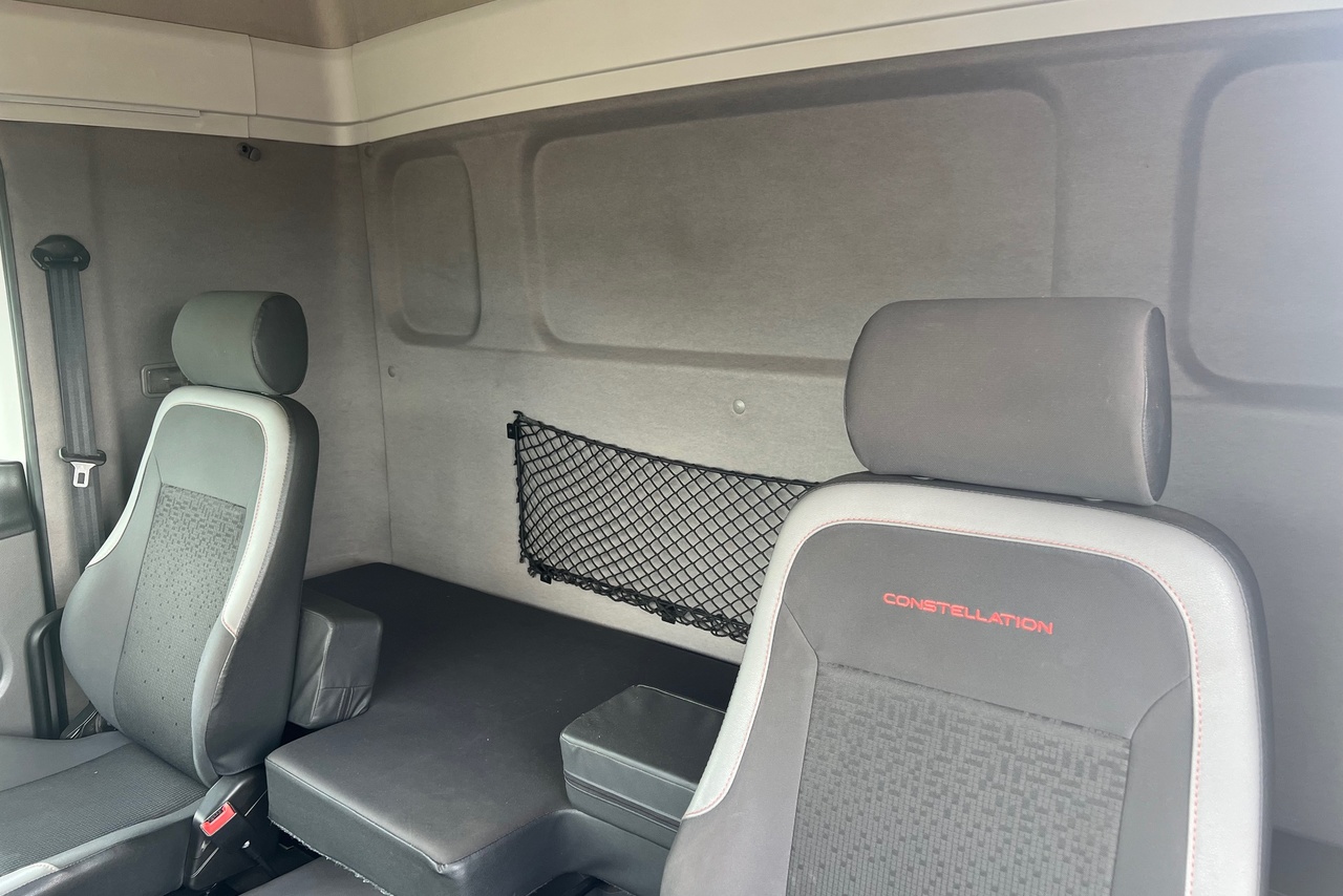 Volkswagen 24-280 E Constellation 6x2 - 21/22 2