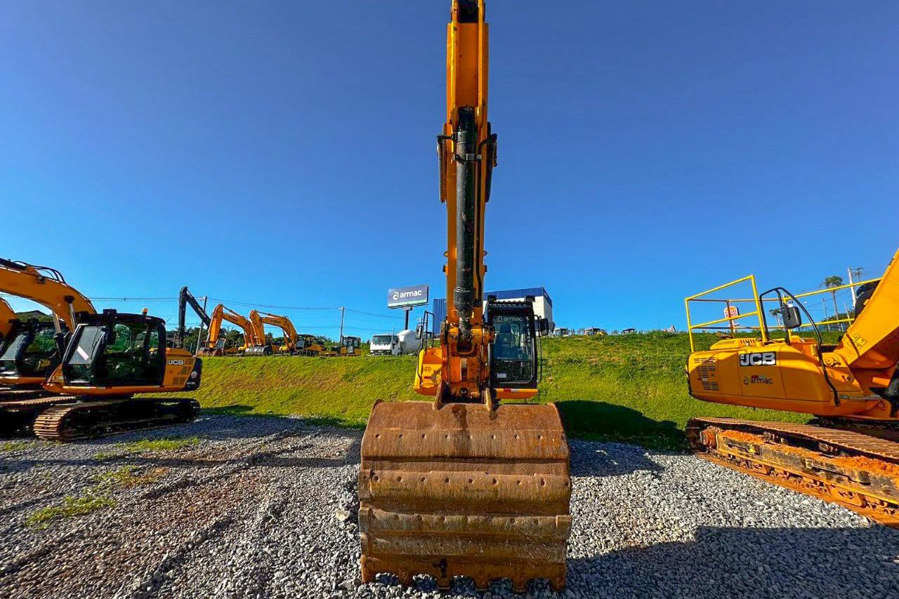 JCB JS220LC - 01/21 4