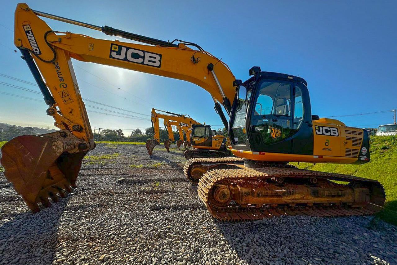 JCB JS220LC - 01/21 5