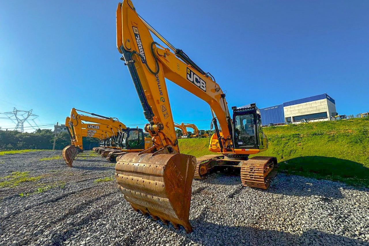 JCB JS220LC - 01/21 7