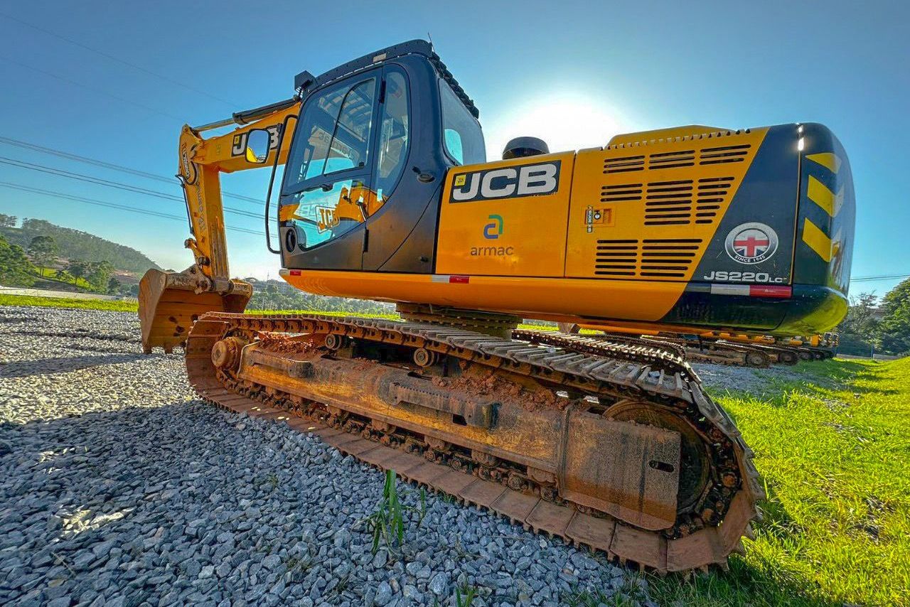 JCB JS220LC - 01/21 8
