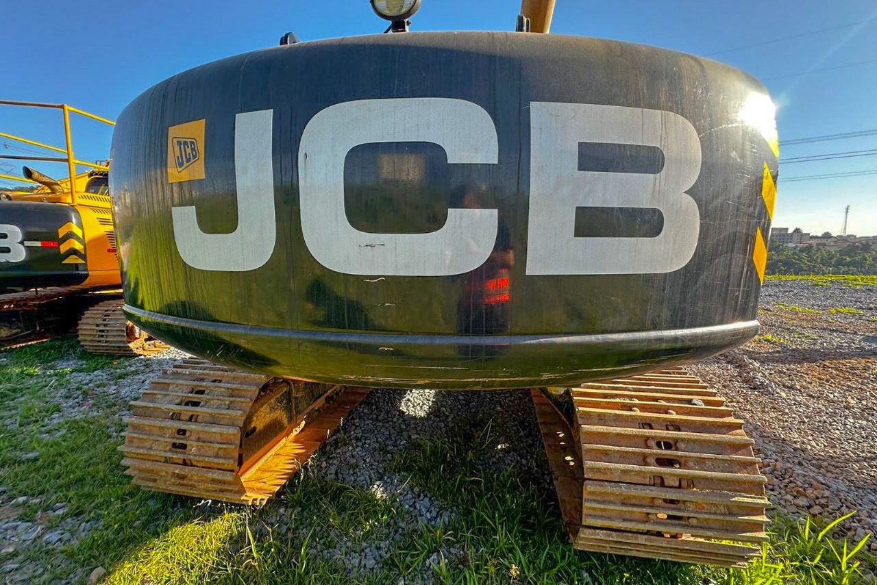 JCB JS220LC - 01/21 9