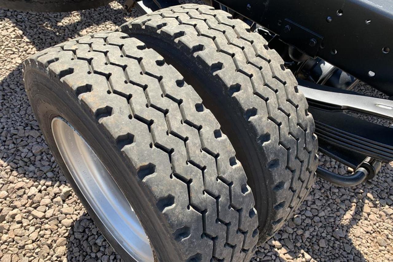 Ford Cargo815 - 04/04 10