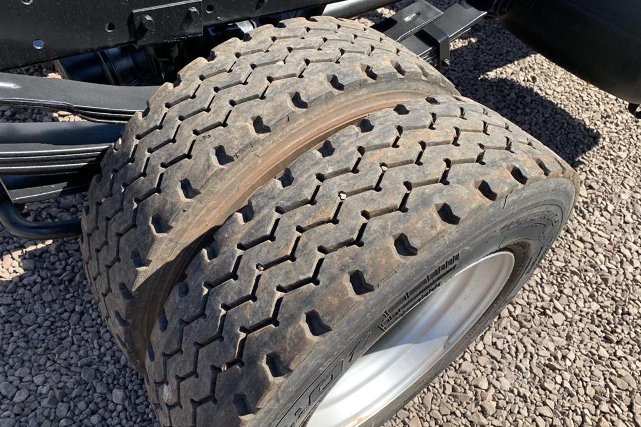 Ford Cargo815 - 04/04 12