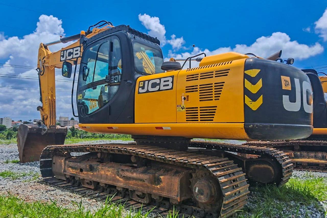JCB JS220LC - 01/21 2