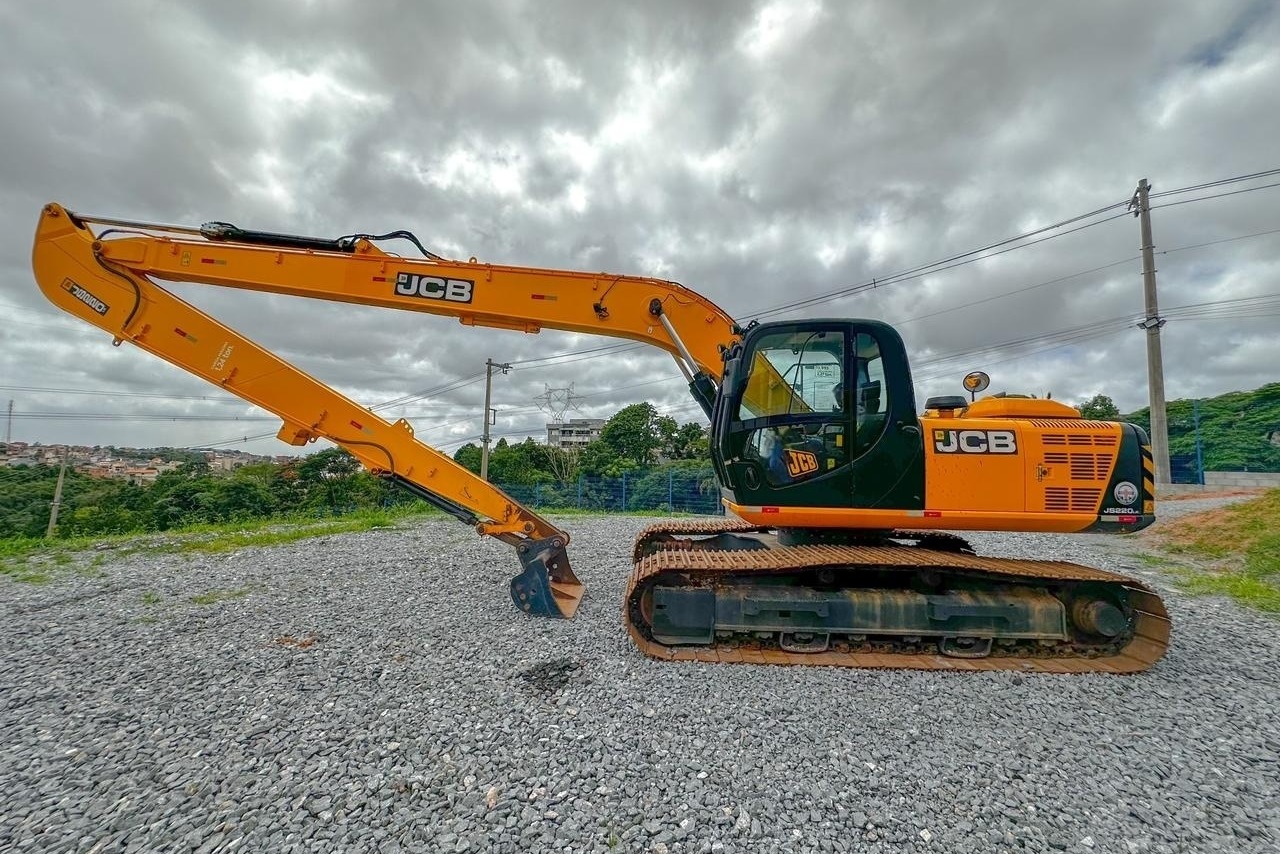 JCB JS220LR - 01/21 3