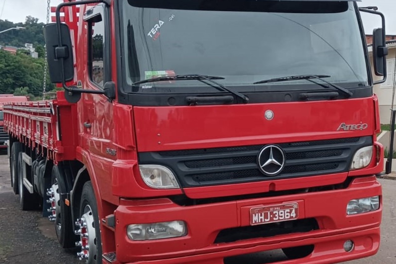 Mercedes Benz Atego 2428 - 09/09 3