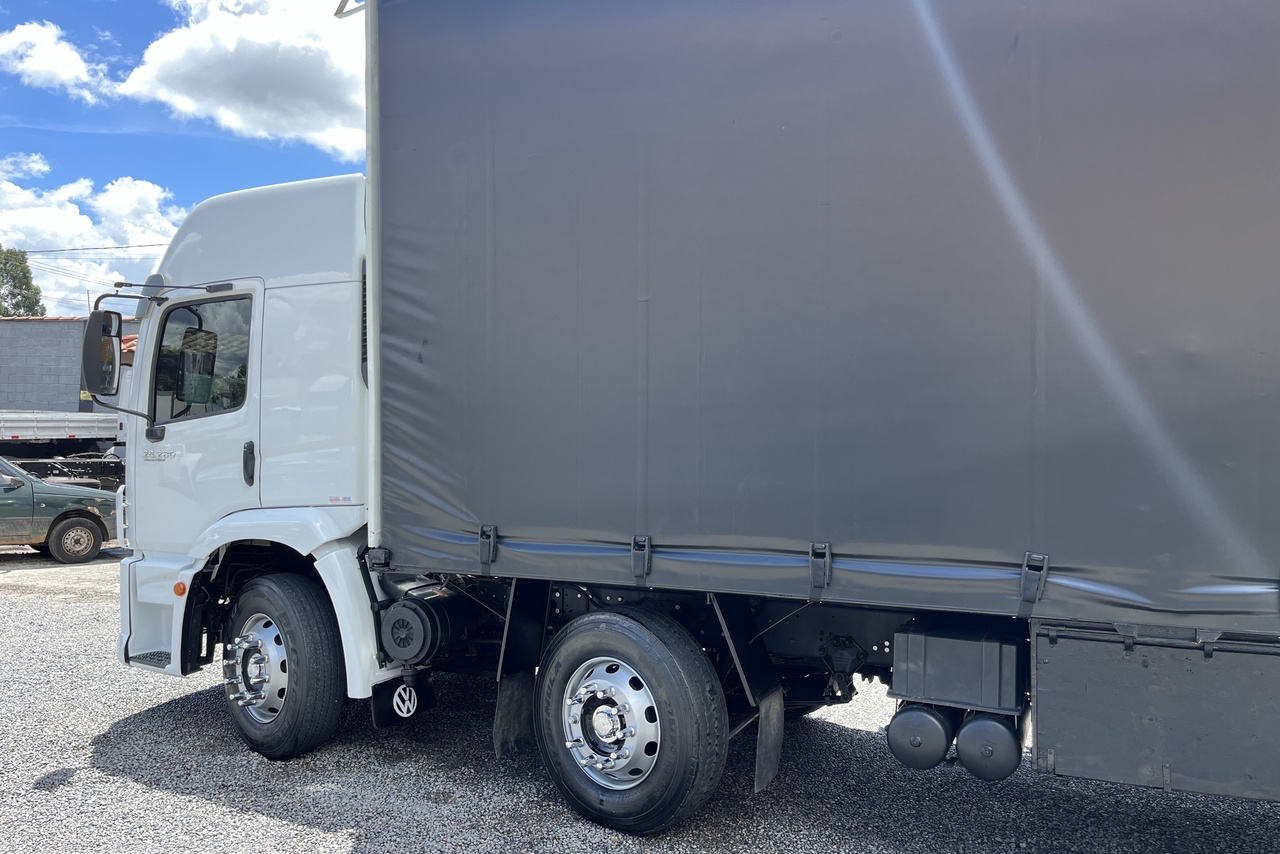 Volkswagen 24-280 E Constellation 6x2 - 12/12 8
