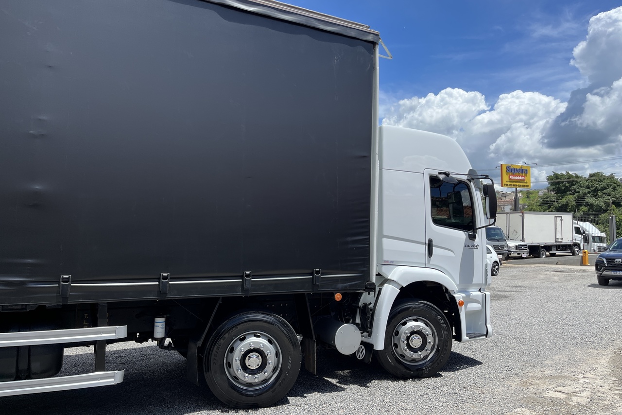 Volkswagen 24-280 E Constellation 6x2 - 12/12 9