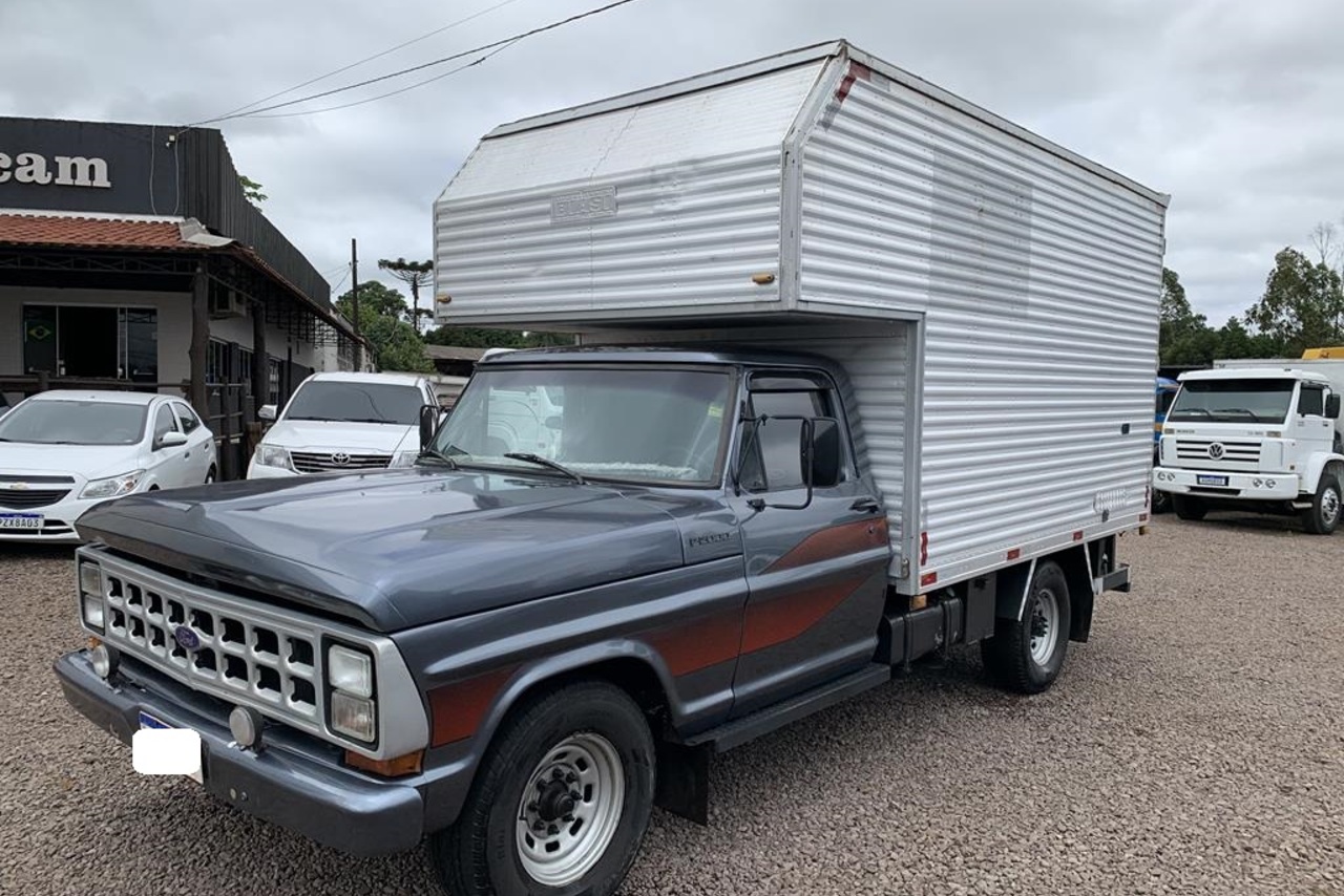 Ford F2000 - 81/81 14