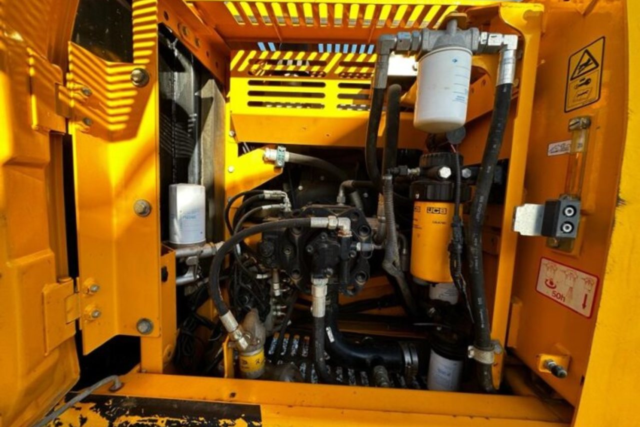 JCB JS220LC - 21/21 5
