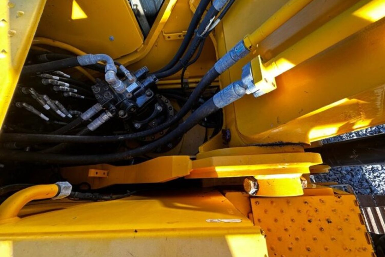 JCB JS220LC - 21/21 10