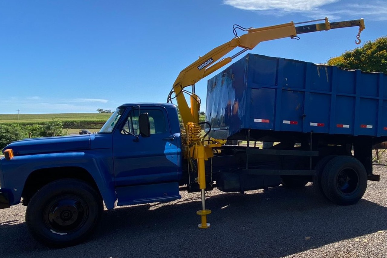 Ford F7000 - 80/80 1