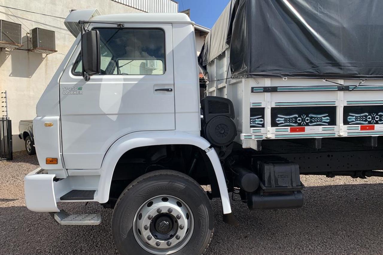 Volkswagen 17 250 - 10/10 5