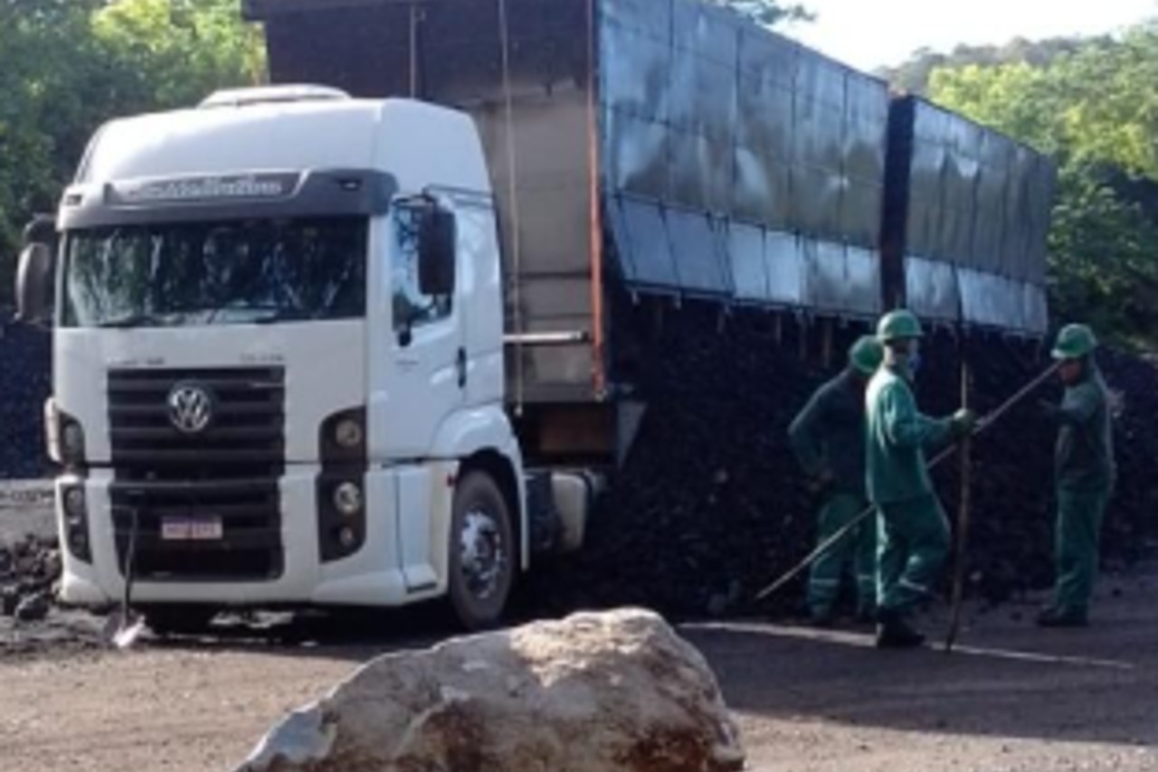 Volkswagen VW 25420 Constellation 6x2 - 15/15 2