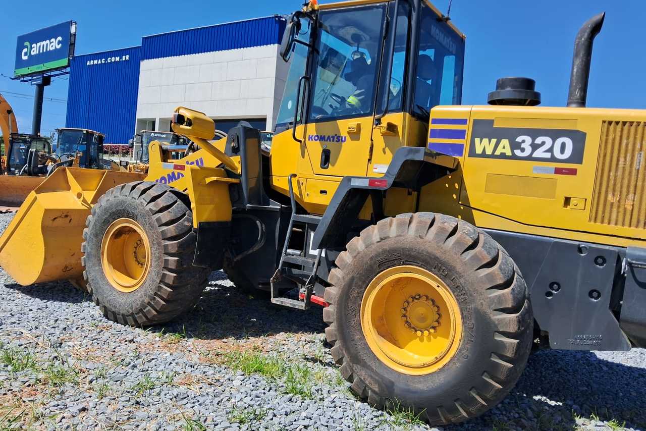 Komatsu  WA320 - 01/18 2