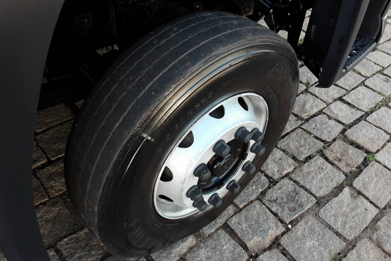 Volkswagen 26-280 Constellation 6x4 - 22/23 9