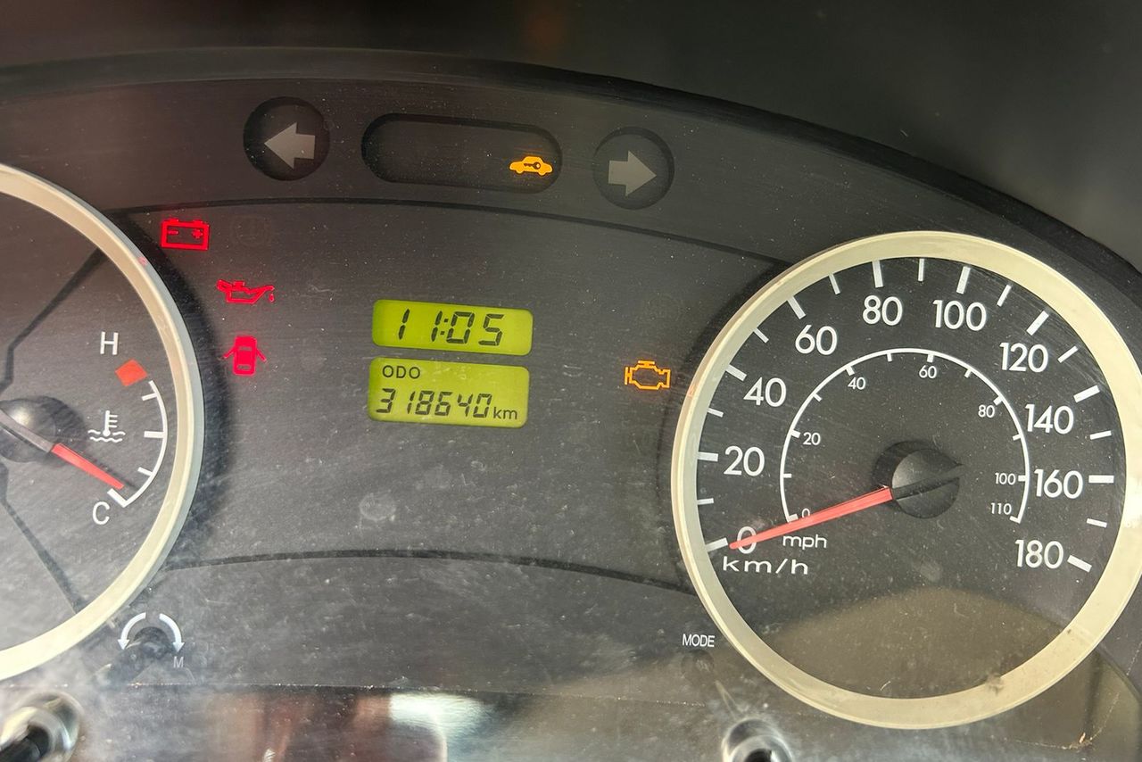 Hyundai HR - 15/16 9