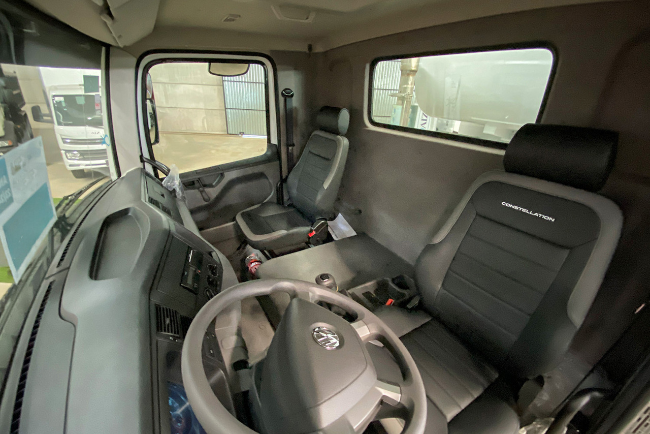 Volkswagen VW 27260 Constellation 6x4 - 24/25 2