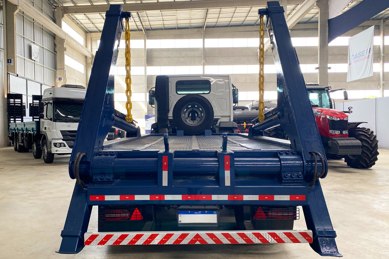 Volkswagen VW 27260 Constellation 6x4 - 24/25 4