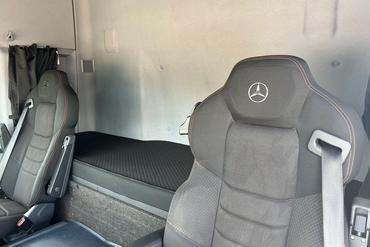 Mercedes Benz Actros 2651 - 18/19 9