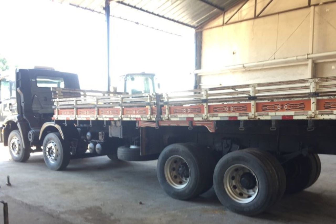 Volkswagen 24-280 E Constellation 6x2 - 13 6