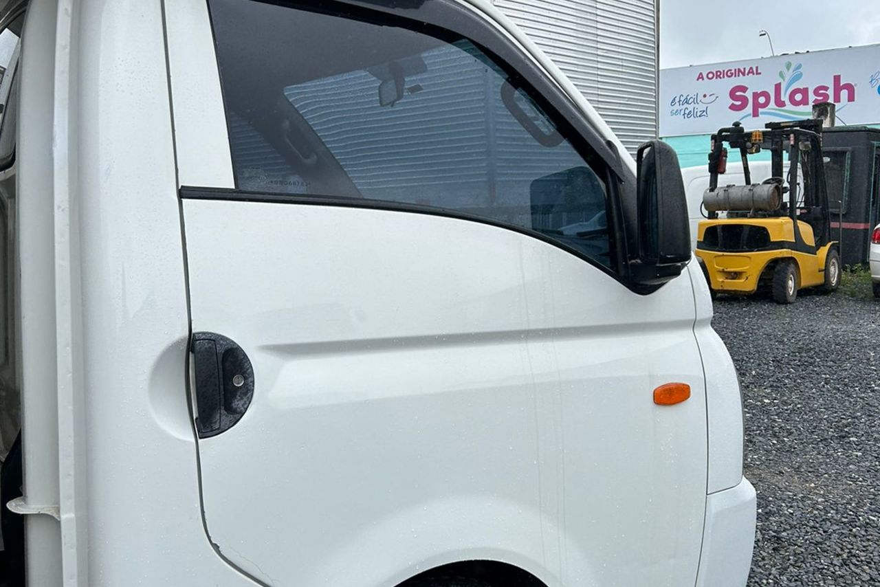 Hyundai HR - 15/16 14