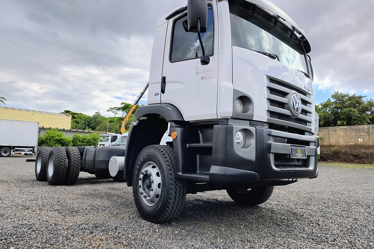 Volkswagen 31-280 E Constel. 6x4 - 18/19 11