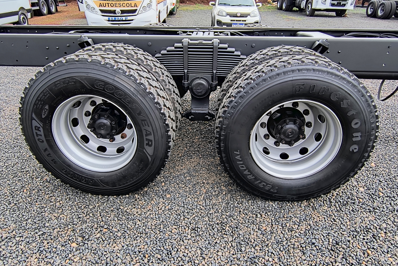 Volkswagen 31-280 E Constel. 6x4 - 18/19 17