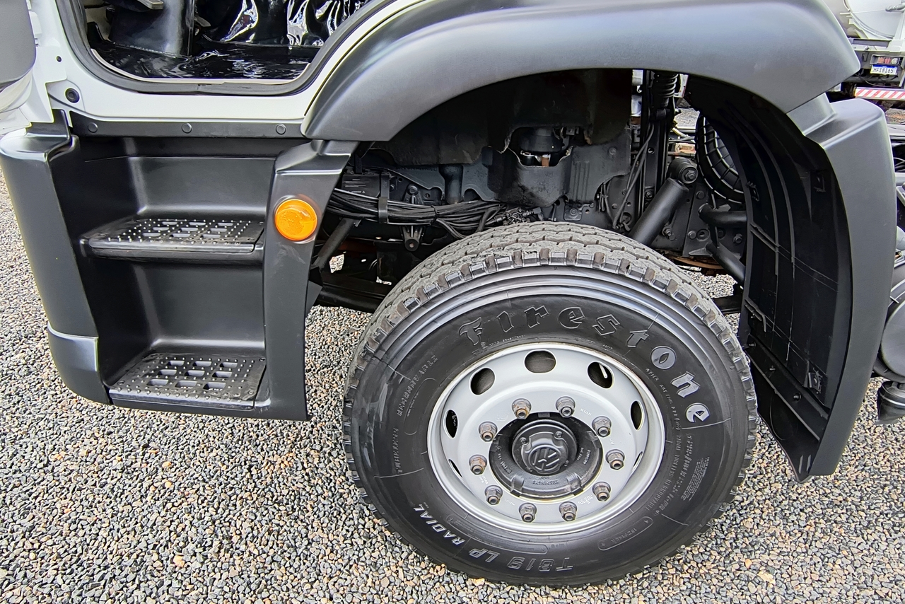 Volkswagen 31-280 E Constel. 6x4 - 18/19 19
