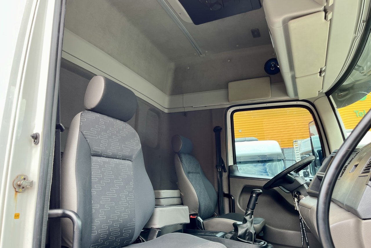 Volkswagen 24-280 E Constellation 6x2 - 16/16 12