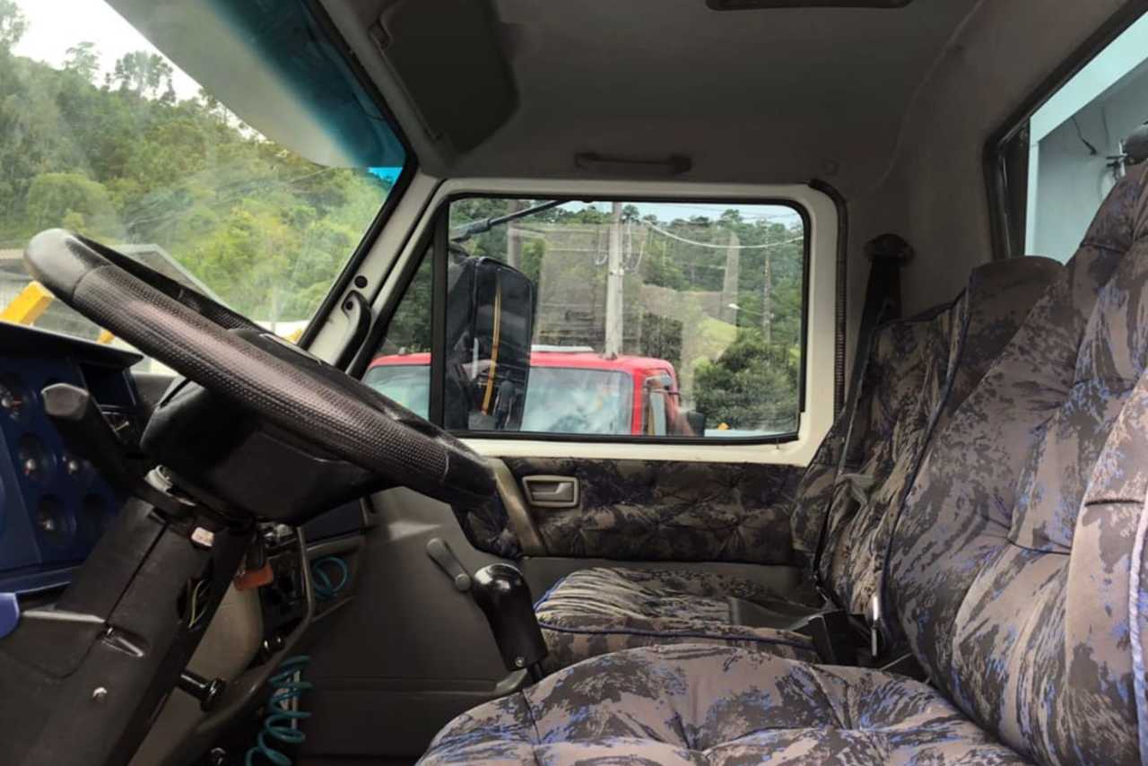 Volkswagen 8 150 - 03/04 6