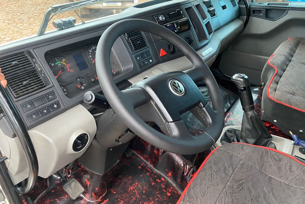 Volkswagen 24-250 E Constellation 3-Eixos - 11/11 17