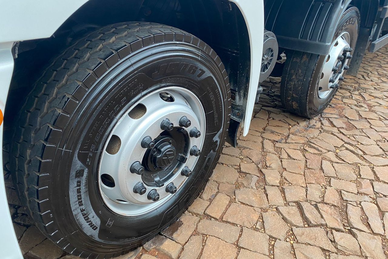 Volkswagen 24-250 E Constellation 3-Eixos - 11/11 19