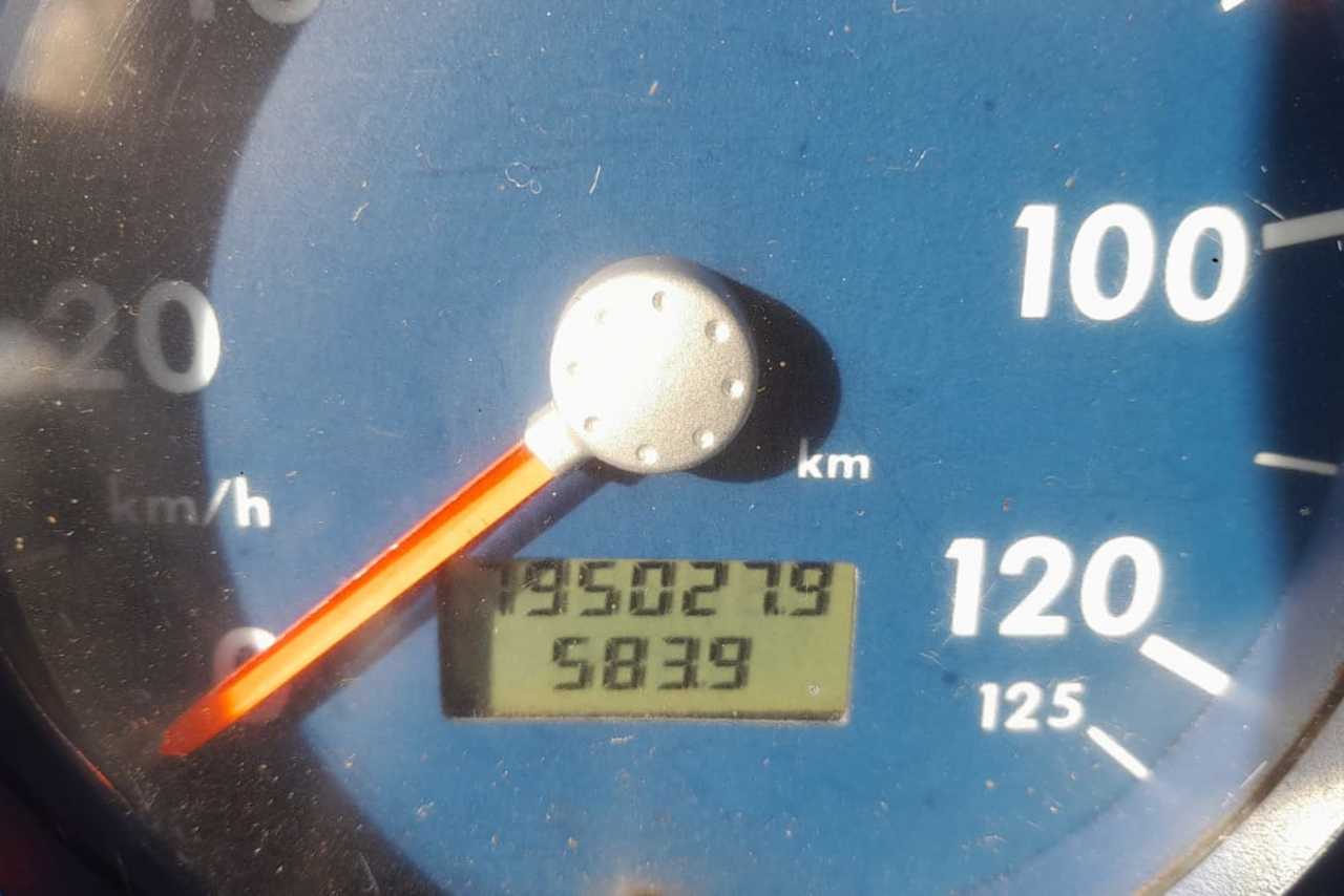 Volkswagen 23 220 - 02/02 9