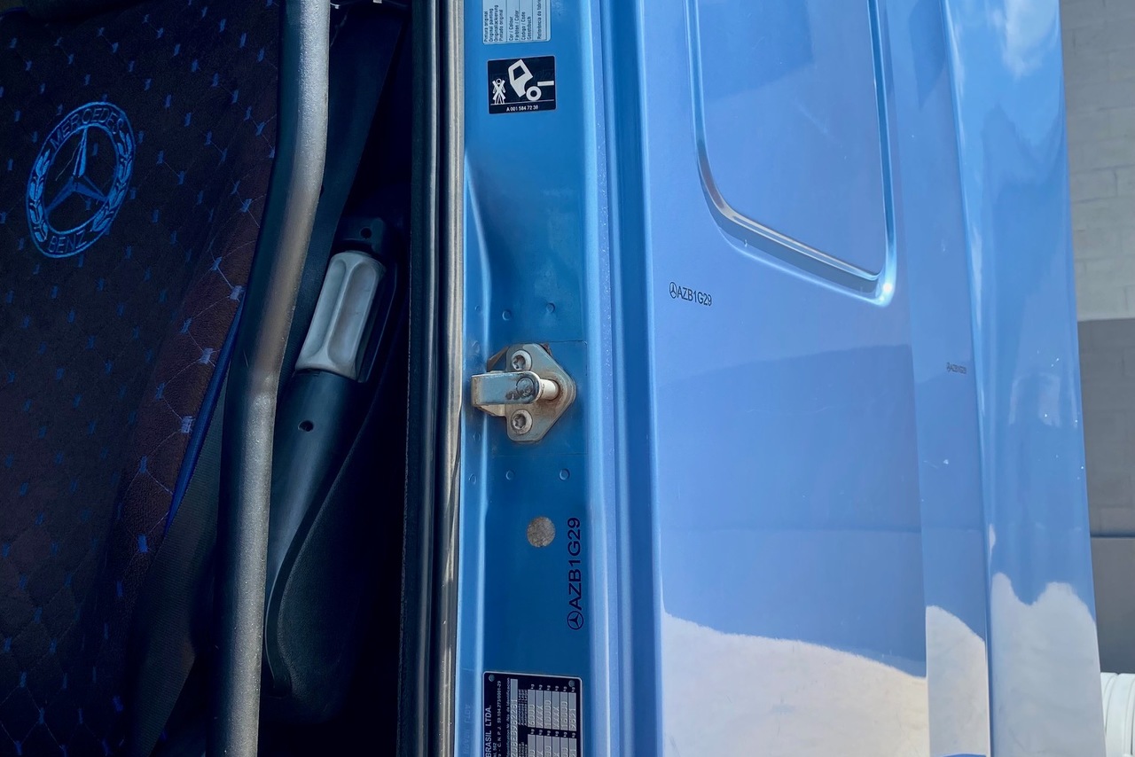 Mercedes Benz Axor 1933 - 14/15 4