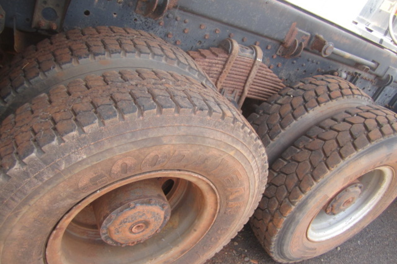 Mercedes Benz Axor 2831 - 11/11 12