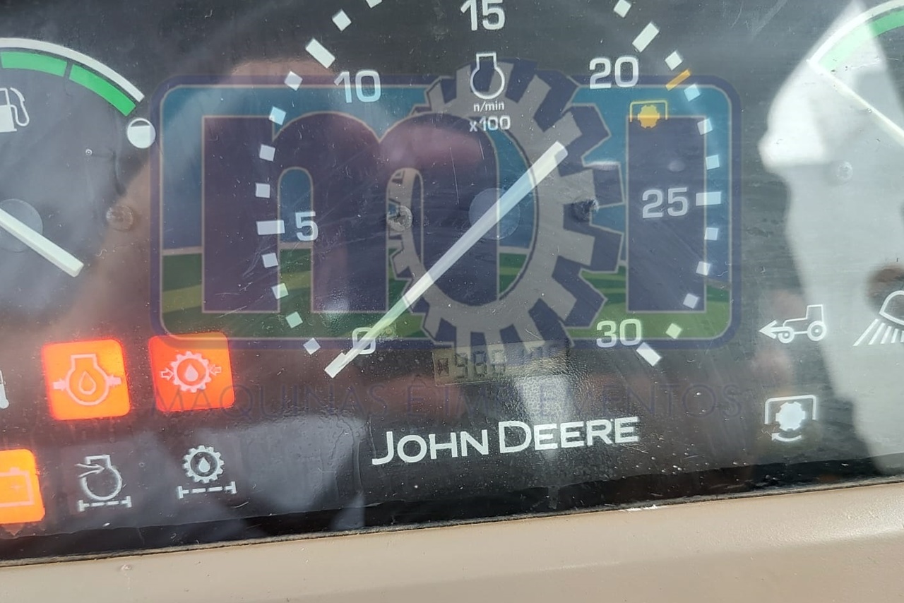 John Deere 6145J - 11/11 6
