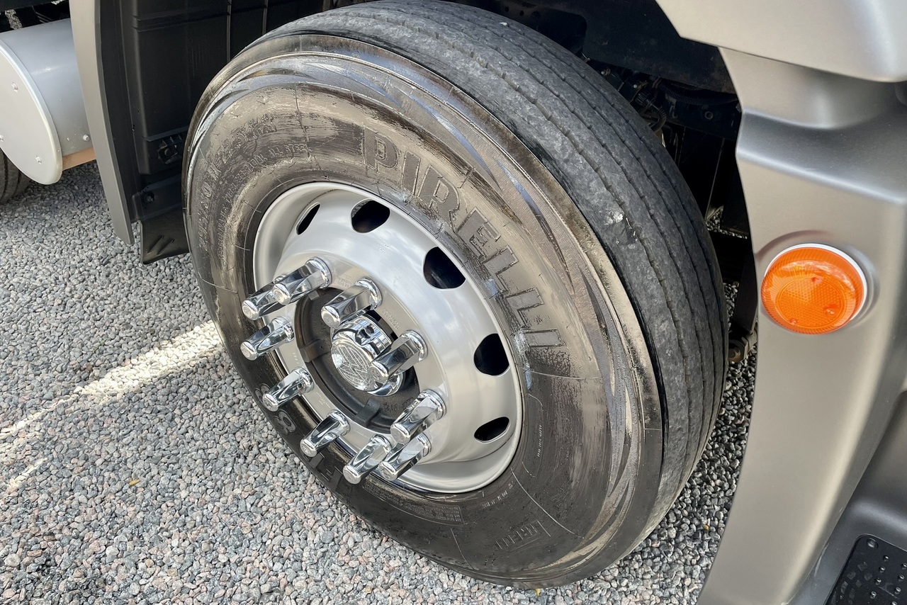 Volkswagen 24-280 E Constellation 8x2 - 19/20 8
