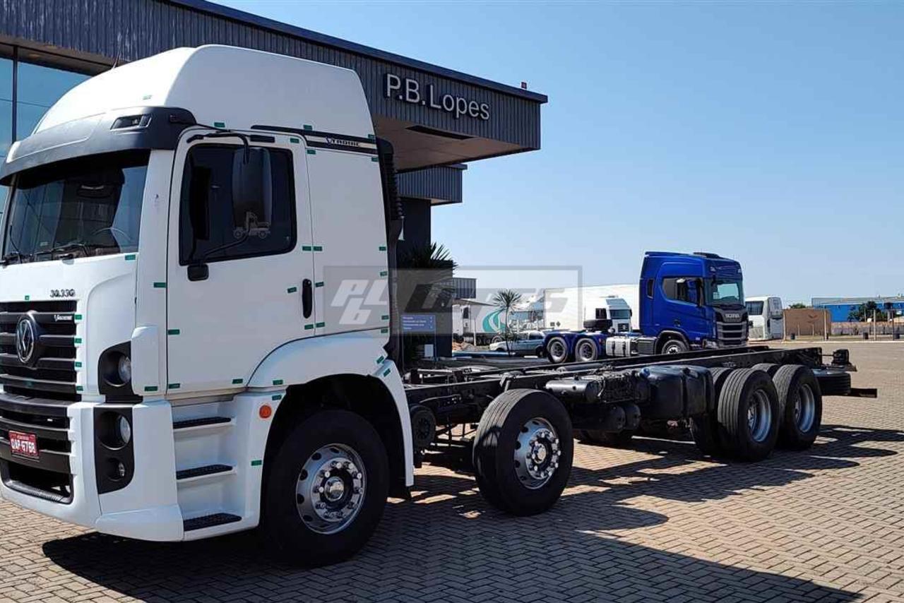 Volkswagen 30-330 Constellation 8x2 - 19/20 1