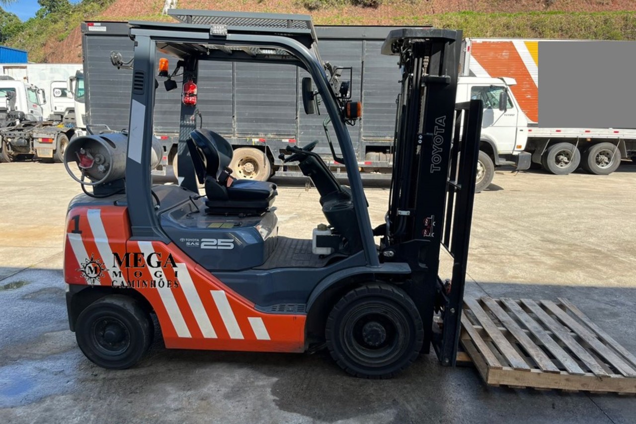 Toyota  FG25 - 17/17 8
