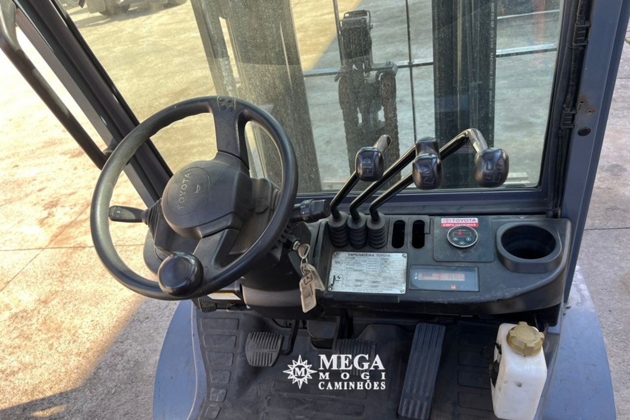 Toyota  FG25 - 17/17 10