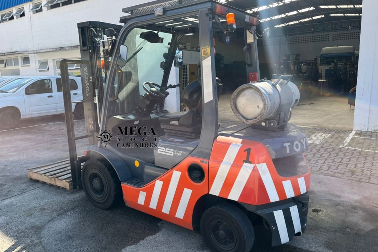 Toyota  FG25 - 17/17 11