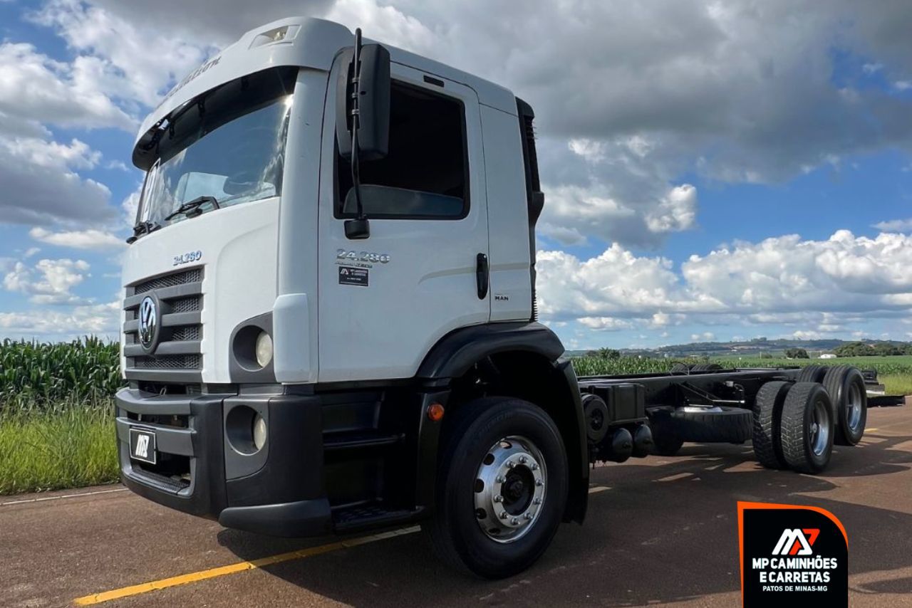 Volkswagen 24-280 E Constellation 6x2 - 12/12 2