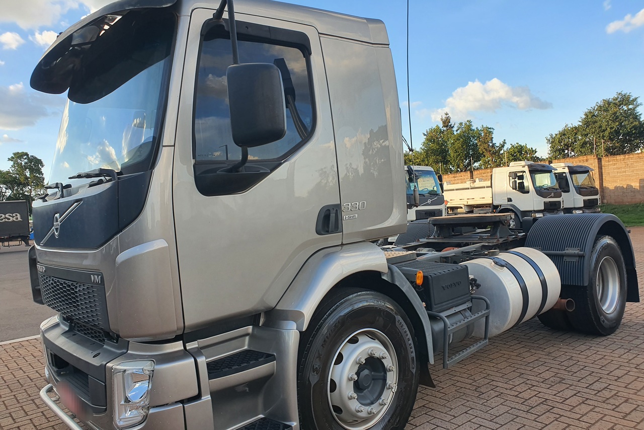Volvo VM 330 - 14/15 3