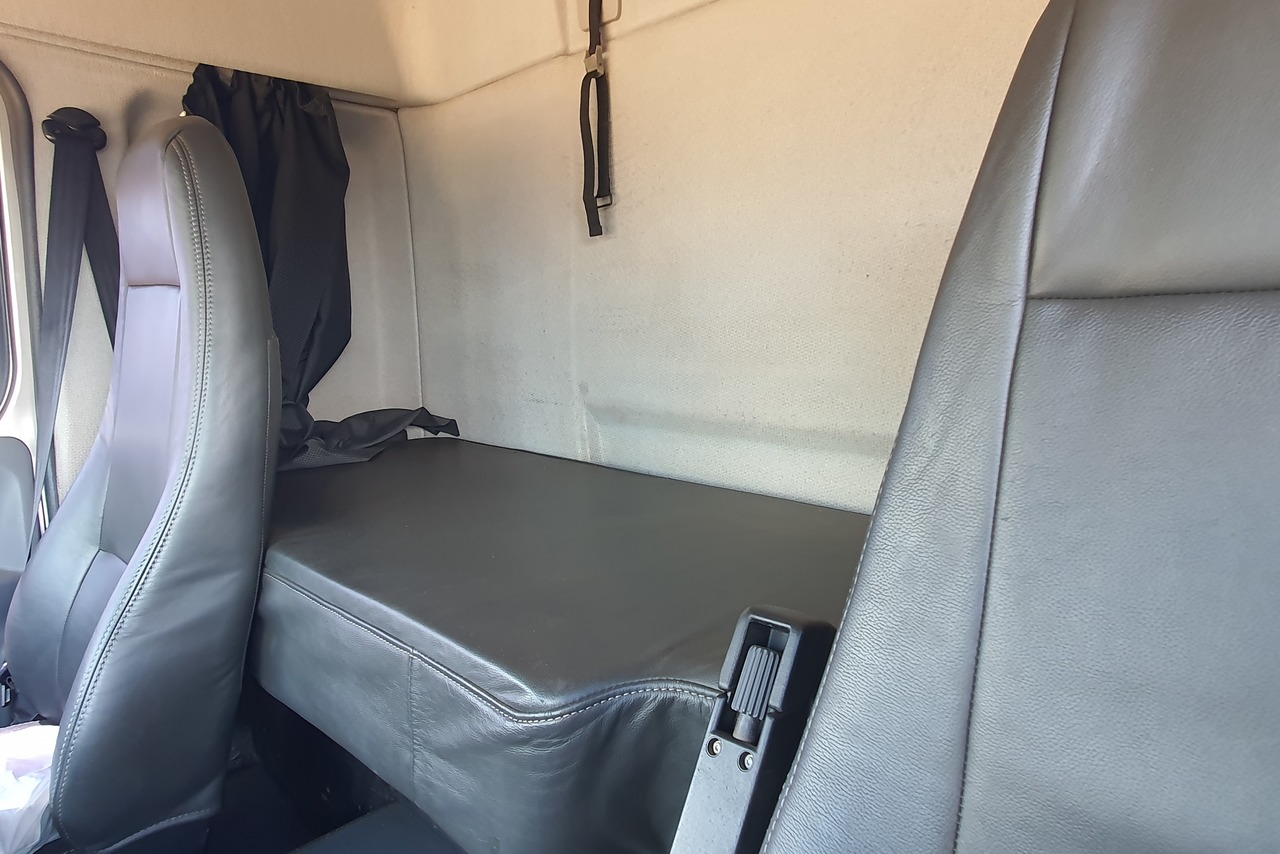 Volvo VM 330 - 14/15 6