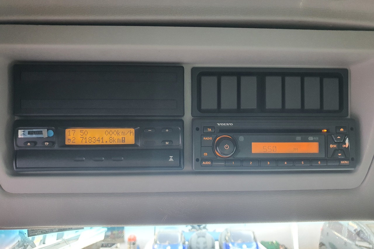 Volvo VM 330 - 14/15 9